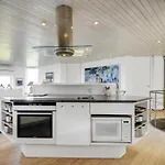 Дом отдыха 6 Bedroom Gorgeous In