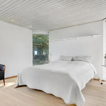 6 Bedroom Gorgeous In * Гиллеляйе